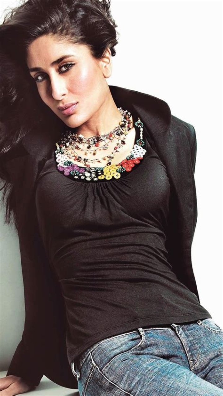 1080x1920 / 1080x1920 kareena kapoor, indian celebrities, girls, desi