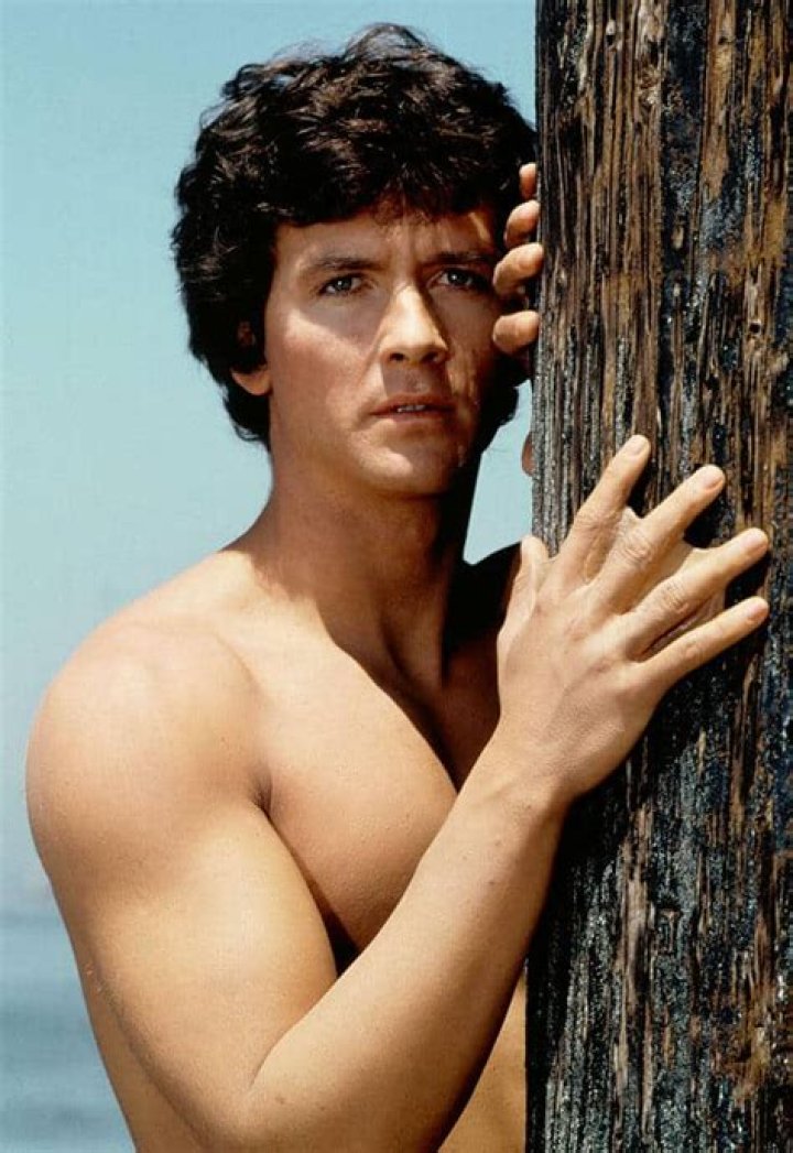 20 Hilariously Wonderful Photos Of 80s Male TV Stars