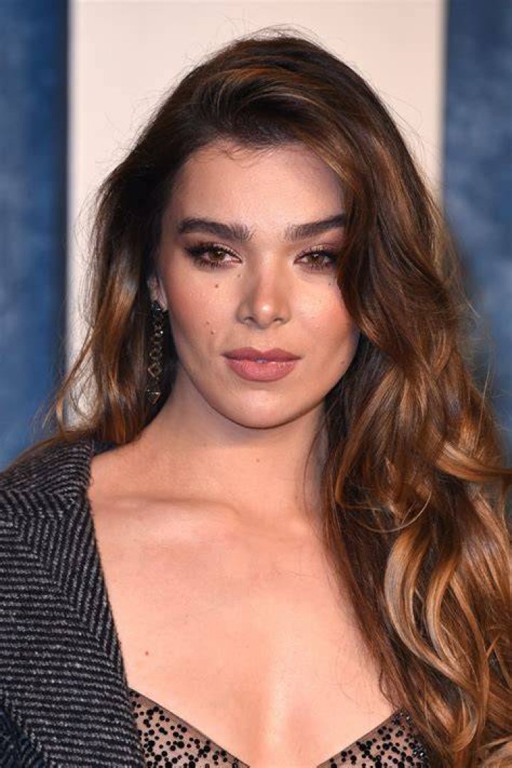 26 Hot Celebs With Even Hotter Bodyguards Ritely