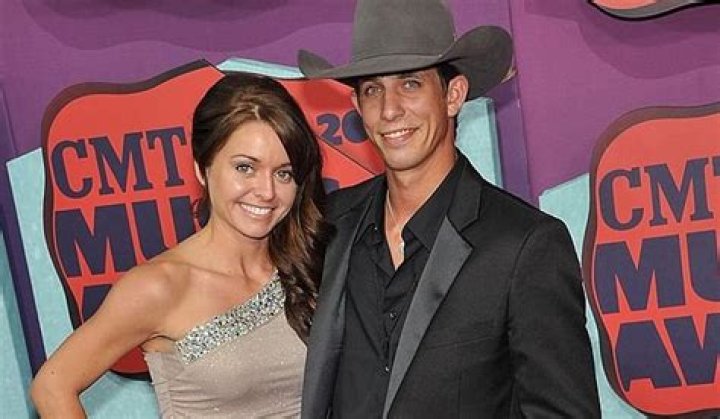 3 Questions Answered About Lexie Wiggly, J.B. Mauney&rsquo;s First Wife