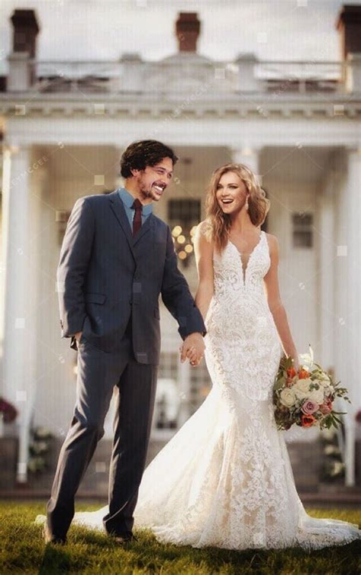 48+ Eliza Taylor Wedding Pictures Bassa Gallery
