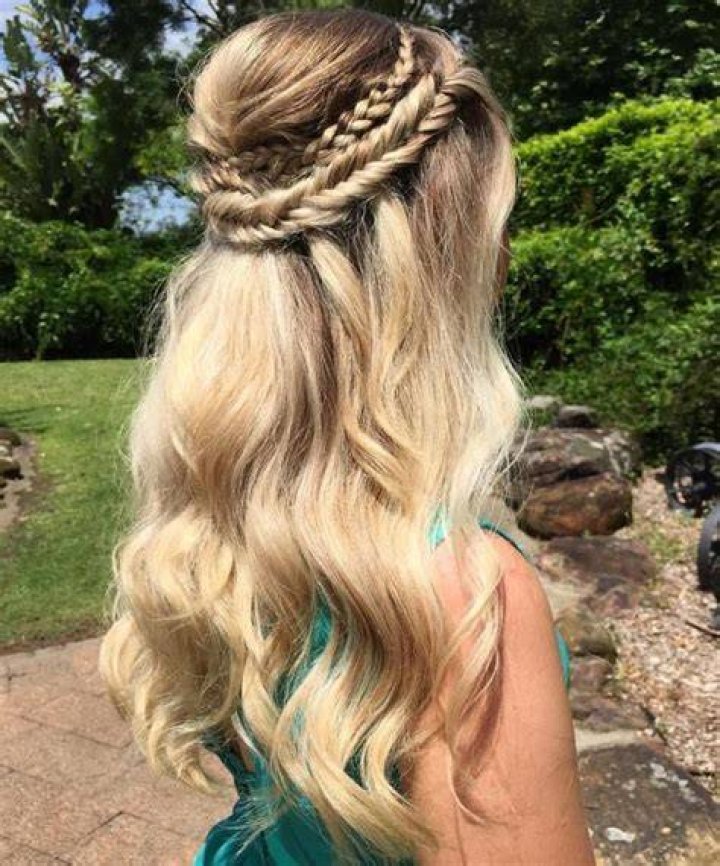 60 Crown Braid Hairstyles for Summer Tutorials and Ideas