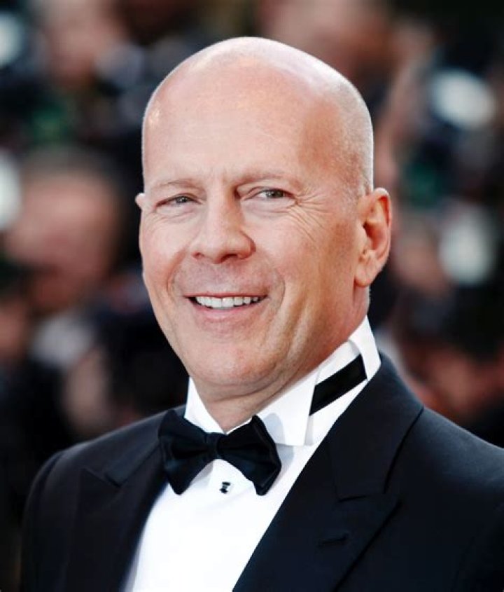 67 best Bald and Sexy images on Pinterest Bald man, Attractive guys