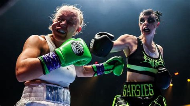 6ar6bie6 advances to Kingpyn final with win over Emily Brooke DAZN