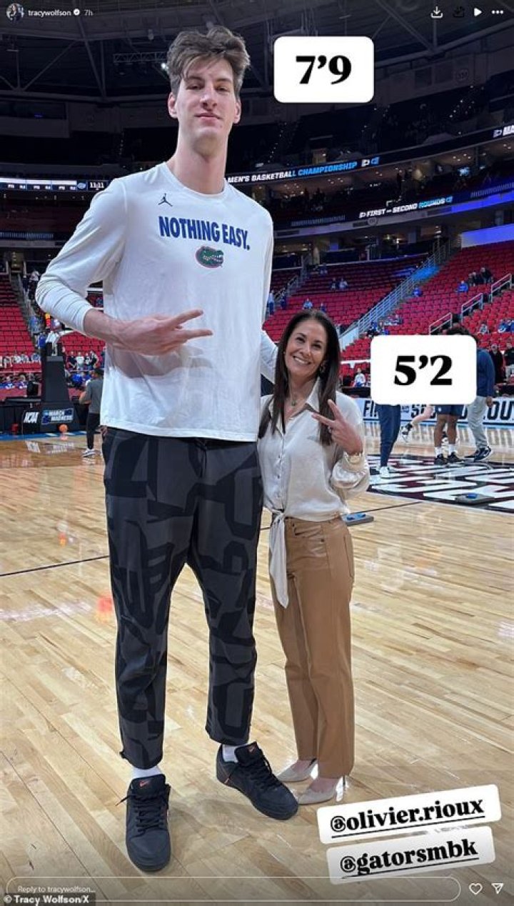 7 ft Olivier Rioux Tall people, Tall guys, Black opaque tights