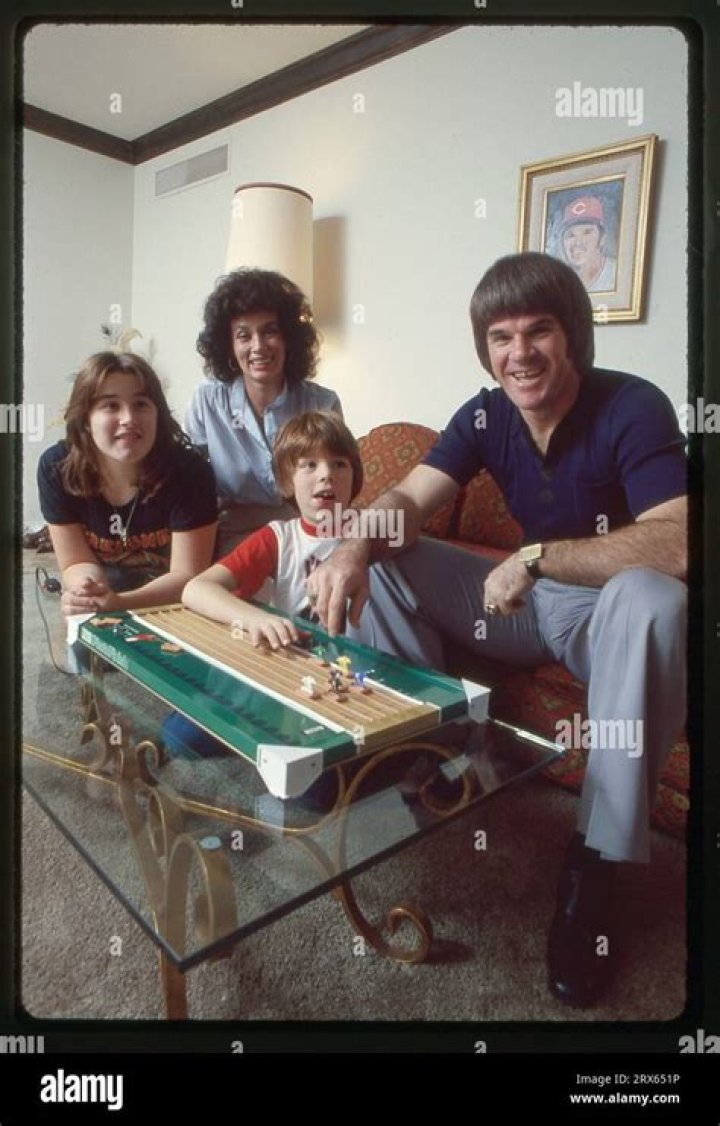 A 1979 photo of Pete Rose, his first wife Karolyn Englehardt and his 2