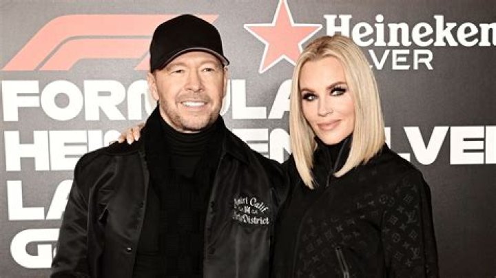 A Breakdown of Donnie Wahlberg's Very Large Family