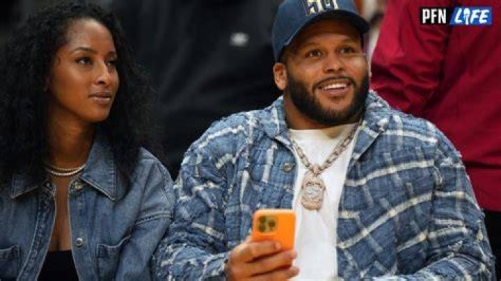 Aaron Donald [2024 Update] Wife, Kids, Contract & Rams