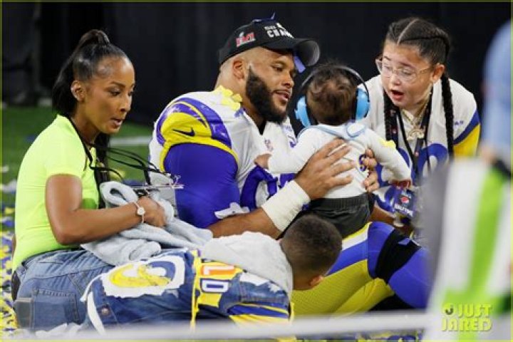Aaron Donald family wife, kids, parents, siblings Familytron