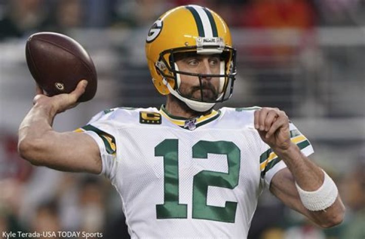 Aaron Rodgers says Joe Rogan helped him with COVID19 recovery