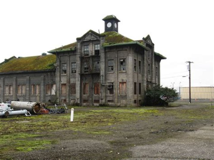 Abandoned stone building Near St. John's Bridge. Did some &hellip; Flickr