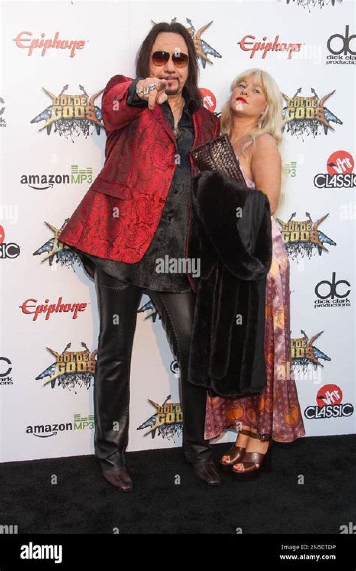 Ace Frehley and fiance Rachael Gordon 07 Sixth Annual MusiCares MAP