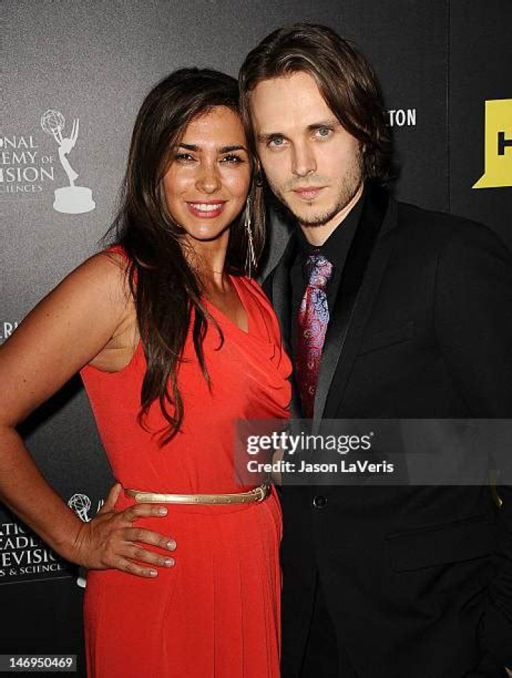 Actors Jonathan Jackson and Lisa Vultaggio arrive at The 39th Annual