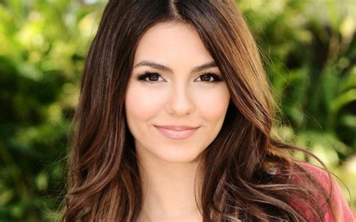 Actress, Women, Portrait, Looking At Viewer, Smiling