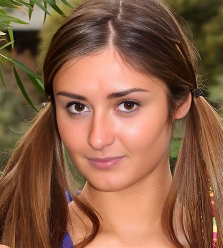 Adel (GirlsOutWest) Wiki, Age, Boyfriend, Net Worth, Photos, Videos