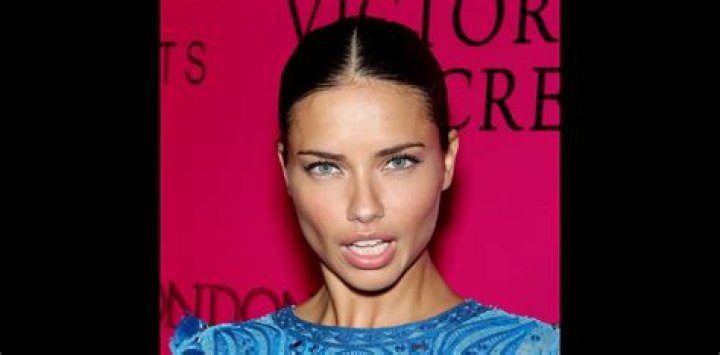 Adriana Lima Le top model br&eacute;silien devient ambassadrice de la marque