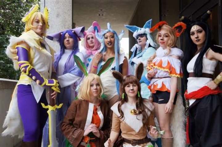 Aggroe & Anemone Eeveelutions Cosplay!