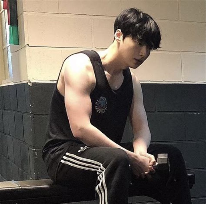Ahn Jae Hyun Spotted Looking "Unrecognizable" In Midst Of Divorce