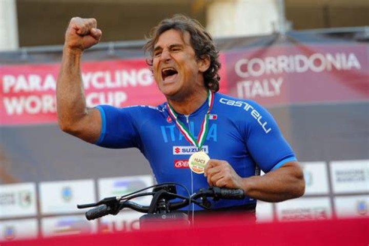 Alex Zanardi storms back to the top