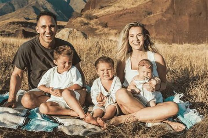 Alexa, Carlos PenaVega&rsquo;s Family Photos Over the Years