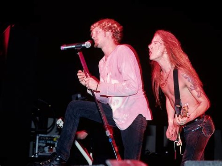 ALICE IN CHAINS&rsquo; Guitarist JERRY CANTRELL Interviewed on GIBSON TV