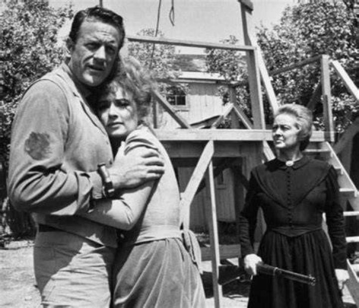 Amanda Blake Had 4 Spouses Before Her Death Read Her Life Story