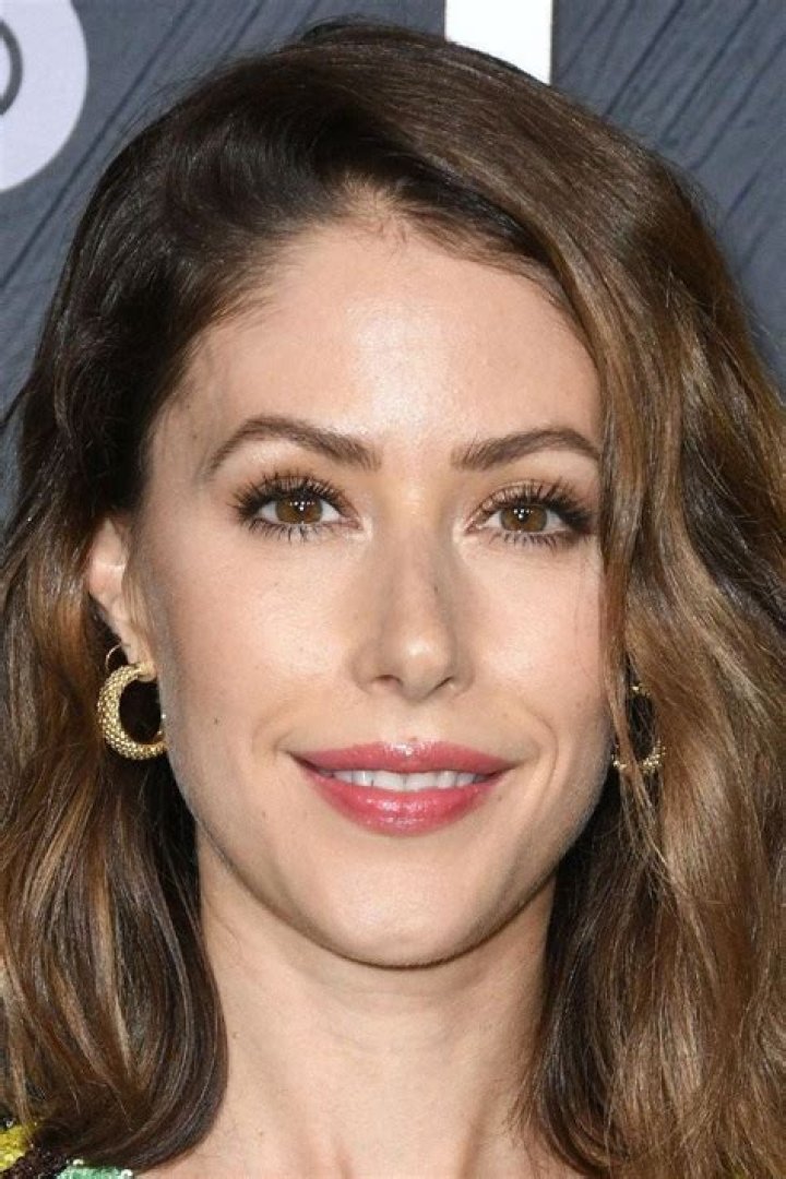 Amanda Crew Profile Images &mdash; The Movie Database (TMDB)
