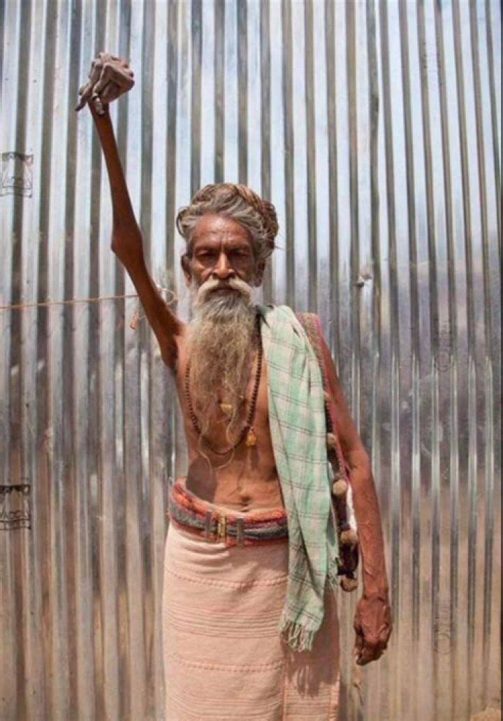 Amar Bharati The Man Who Kept His Arms Raised for 45 Years