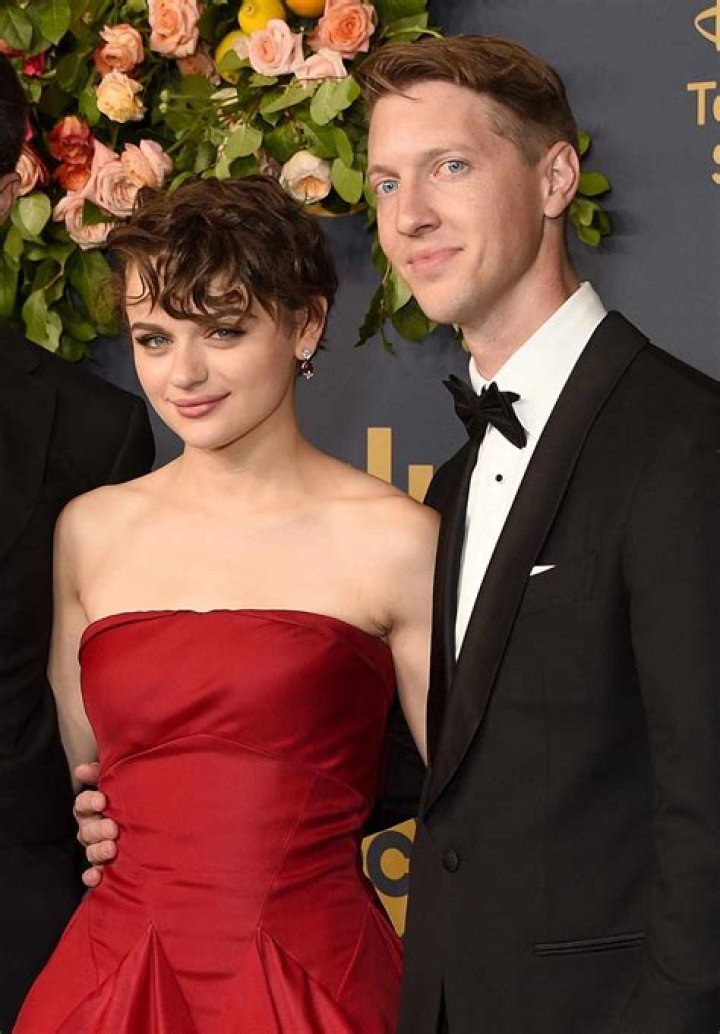Amazing Joey King and Her Family Boyfriend, 2 Sisters, Parents BHW
