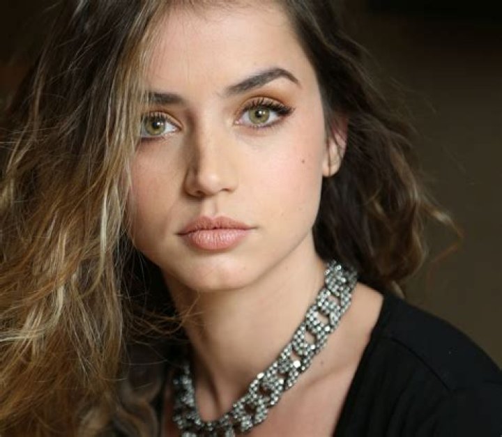 Ana DE ARMAS Biography and movies