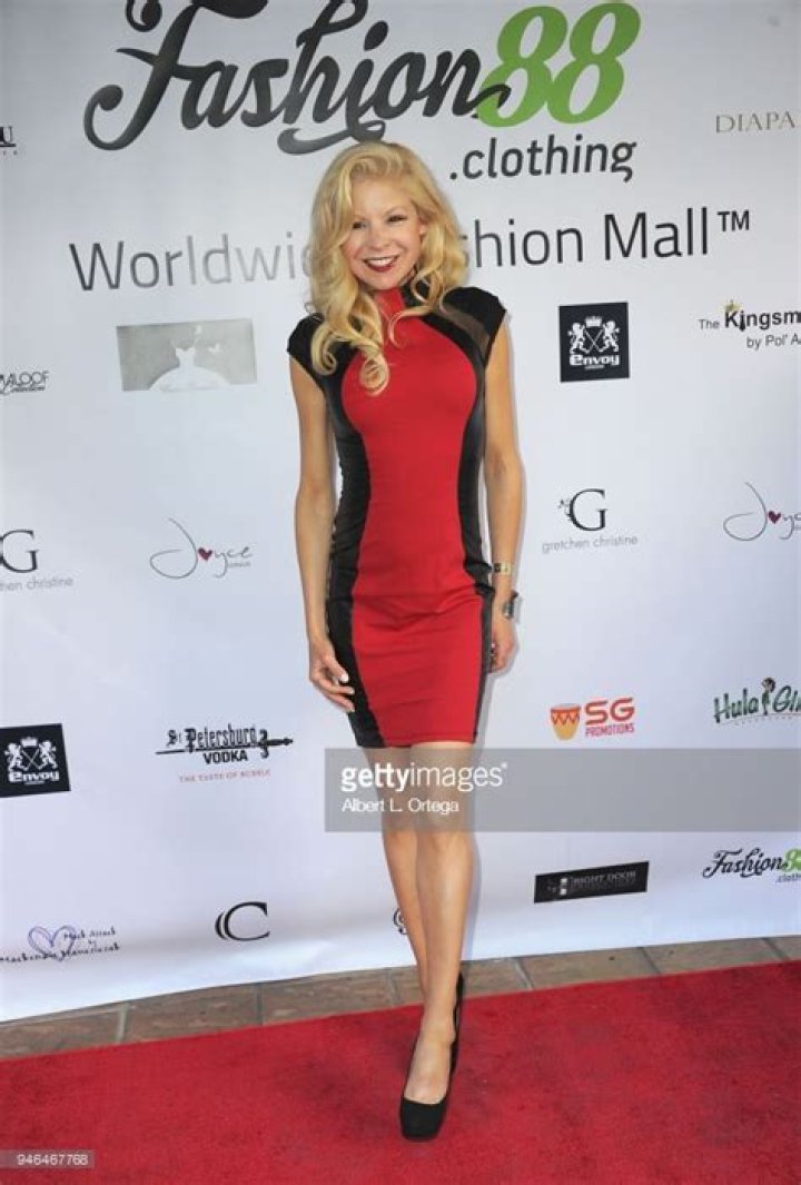 Anne McDaniels Style, Clothes, Outfits and Fashion &bull; CelebMafia