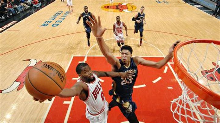 Anthony Davis soars in a hometown debut Chicago Bulls Blog ESPN