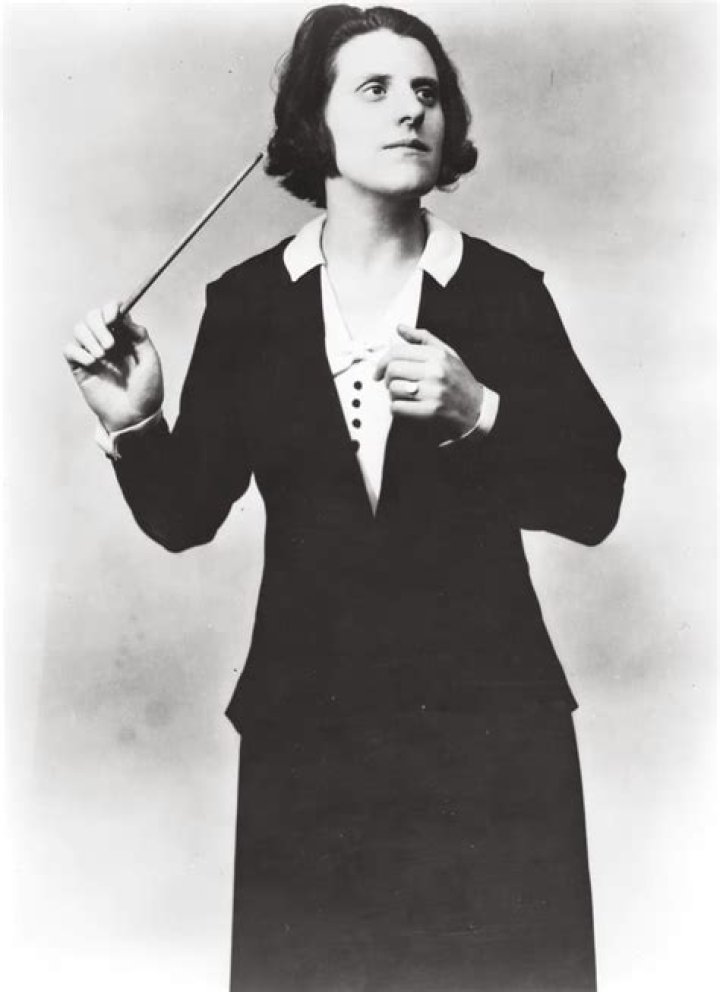 Antonia Brico a la batuta . Nace en Rotterdam el 26 de junio de 1902