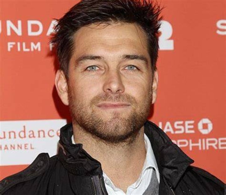 Antony Starr Bio, Age, Height, Career, Wife, Net Worth, Social Media
