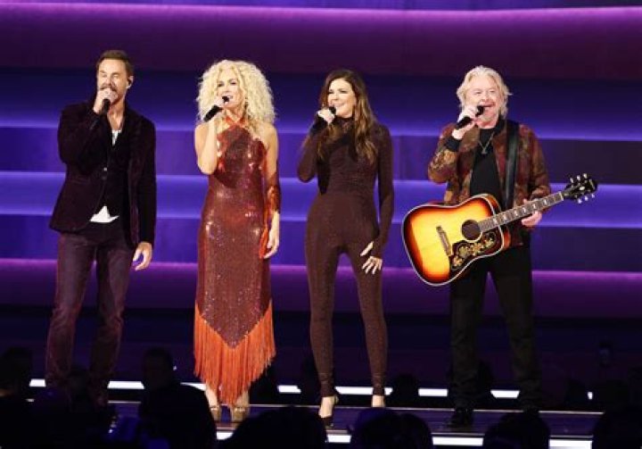 Are any of Little Big Town Married to each other