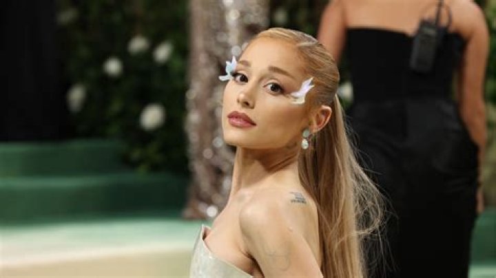 Ariana Grande a cl&ocirc;tur&eacute; le Met Gala 2024 avec une performance grandiose