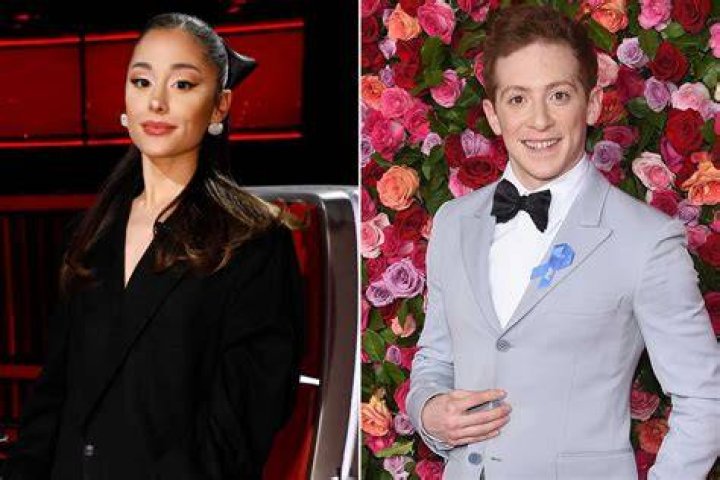 Ariana Grande and fianc&eacute; Pete Davidson step out for a romantic pizza