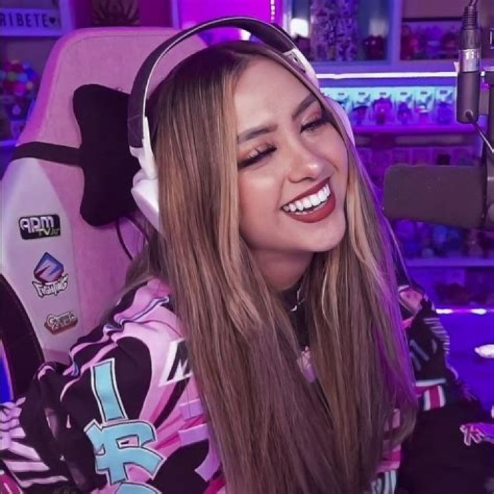 AriGameplays Chicas gamer, Chicas gamers, Fotos de mujeres guapas