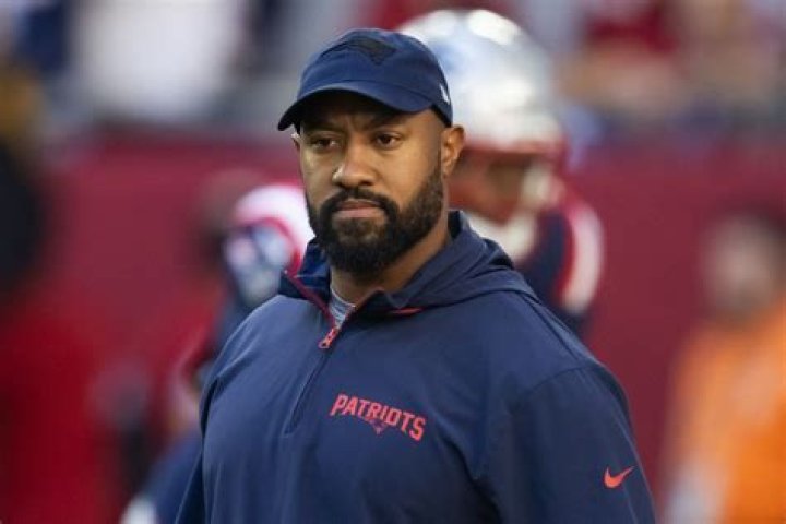 Armando Santos Headline Deron Mayo Patriots