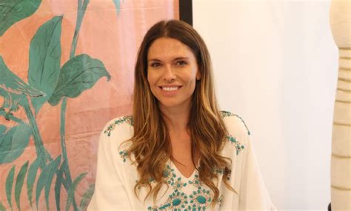 Ashley Anderson Age, Net Worth, Boyfriend, Bio, Wiki, 5 Best Photos