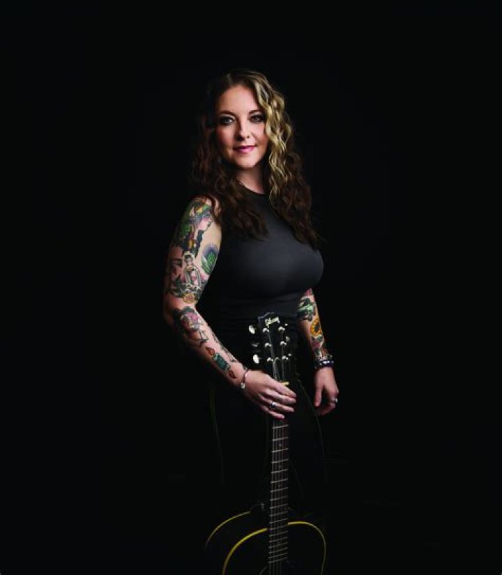 Ashley McBrydes &bdquo;Light On in the Kitchen&ldquo; Makin&lsquo; Tracks