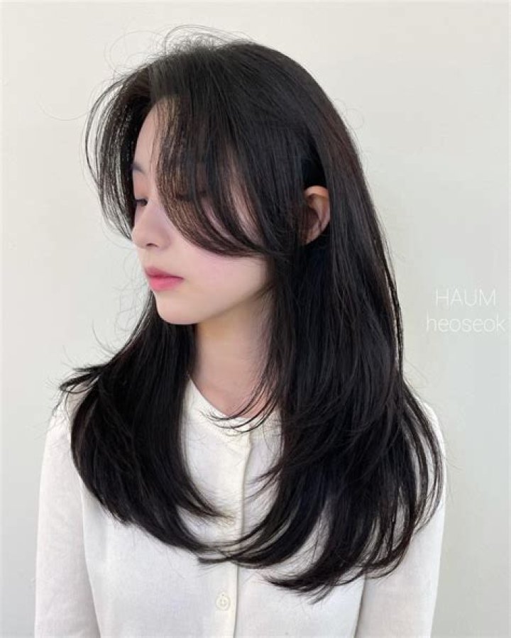Asian Girl, Medium Long Haircuts, Suwon, Instagram Girls, Long Hair