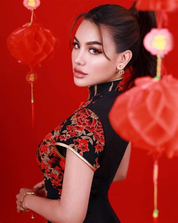 Asian Sirens &middot; Topic Sandy & Mandy
