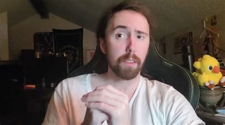 Asmongold reveals serious health scare he had after playing Diablo 4