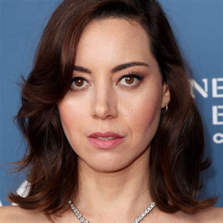 Aubrey Plaza Swaps Her White Lotus For Winter Blonde British