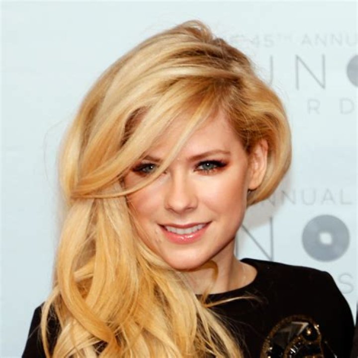 Avril Lavigne Paris Match