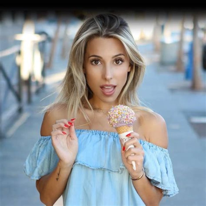 Ayla Woodruff Feet (140 photos) feet.wiki
