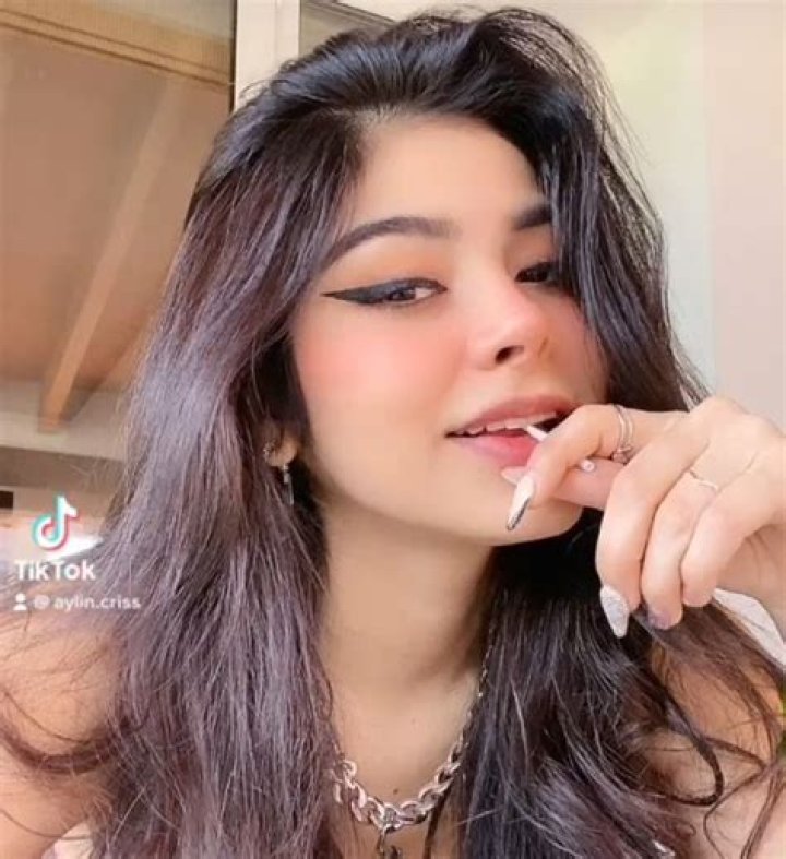 Aylin Criss (Tiktok Star) Wiki, Biography, Age, Boyfriend, Family