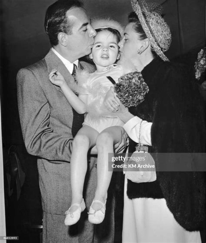 Baby Liza Minnelli with her mother, American actress Judy Garland and