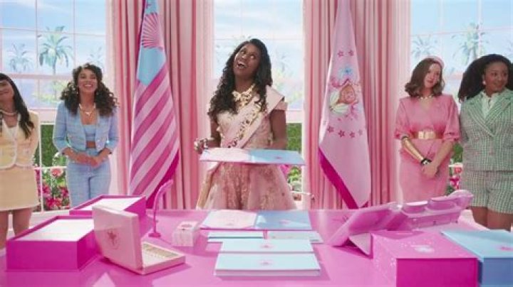 Barbie fan issues 'warning' about a major moment at the start of the
